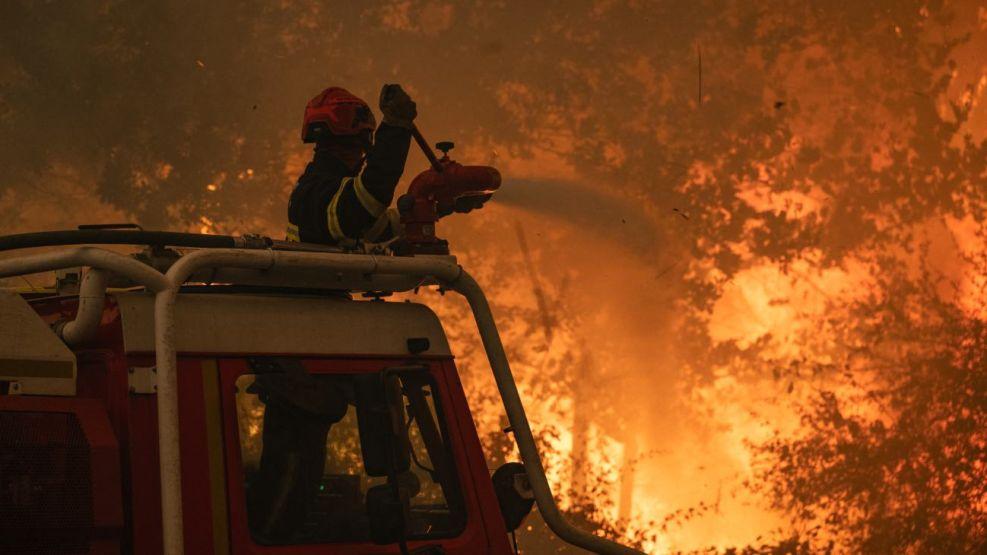 España y Francia en emergencia: incendios fuera de control obligan a evacuar a miles de personas